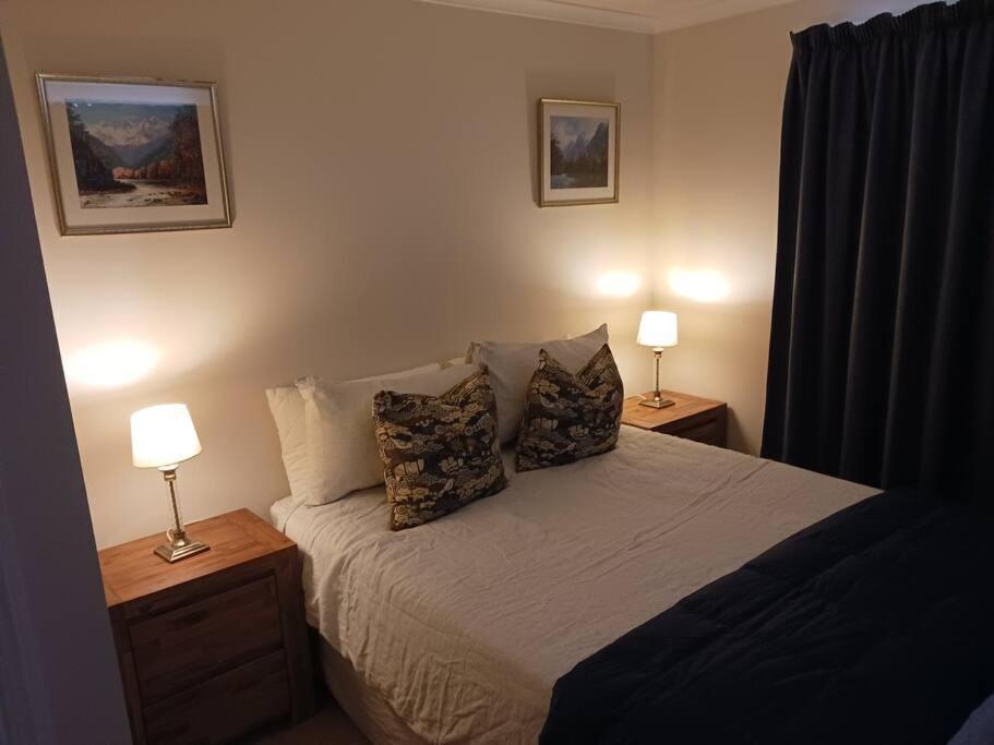 Charming House In Westport Villa Bagian luar foto