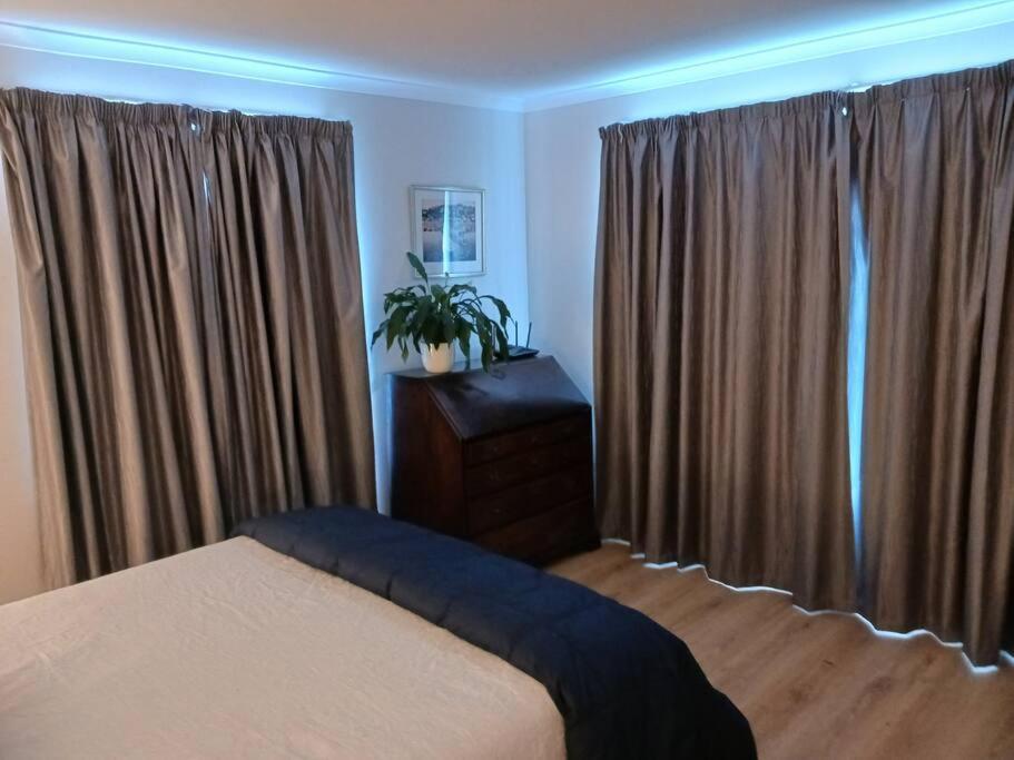 Charming House In Westport Villa Bagian luar foto